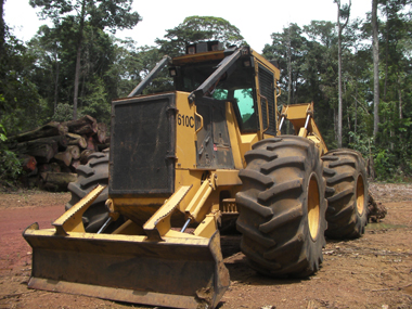 Débusqueur Tigercat 610C. Agrandir dans une nouvelle fenêtre (ou onglet)