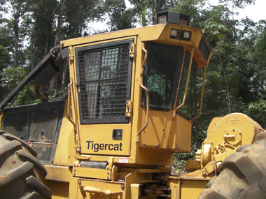 Débusqueur Tigercat 610C. Agrandir dans une nouvelle fenêtre (ou onglet)